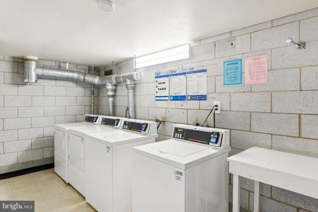 1300 ARMY NAVY DR #514, Arlington, VA 22202