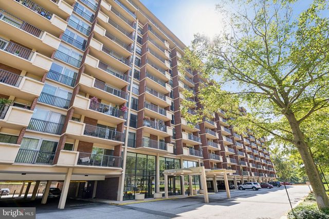 1300 ARMY NAVY DR #514, Arlington, VA 22202