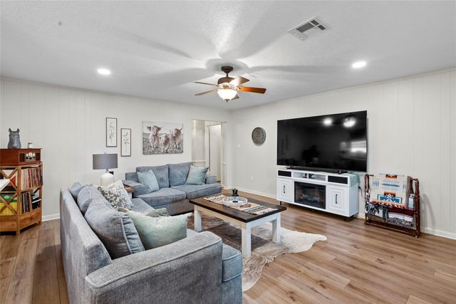 2205 Buchanan Drive, Baytown, TX 77520