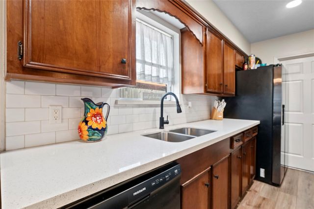 2205 Buchanan Drive, Baytown, TX 77520