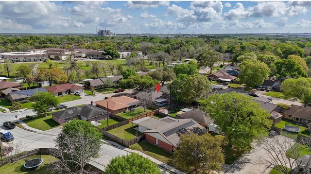 2205 Buchanan Drive, Baytown, TX 77520