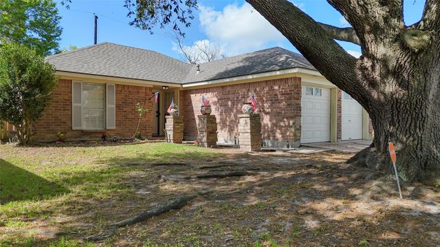 2205 Buchanan Drive, Baytown, TX 77520