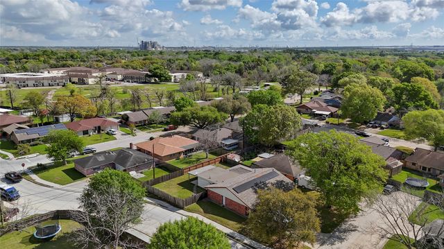 2205 Buchanan Drive, Baytown, TX 77520