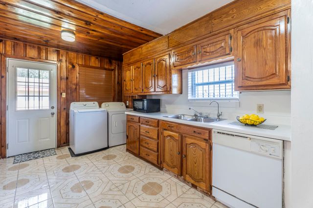 3055 Frio Drive, Dallas, TX 75216
