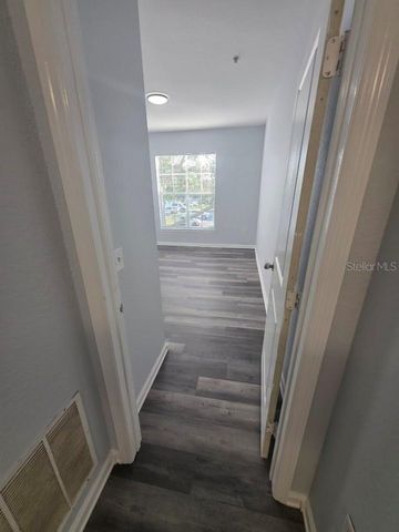 9401 CRESCENT LOOP CIRCLE 203, Tampa, FL 33619