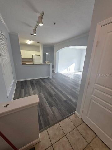 9401 CRESCENT LOOP CIRCLE 203, Tampa, FL 33619