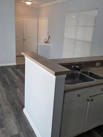 9401 CRESCENT LOOP CIRCLE 203, Tampa, FL 33619