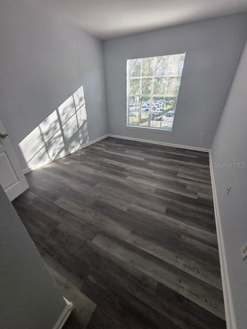 9401 CRESCENT LOOP CIRCLE 203, Tampa, FL 33619