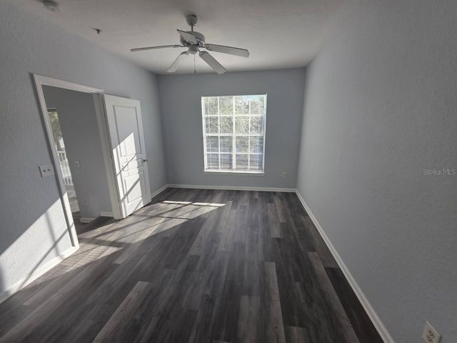 9401 CRESCENT LOOP CIRCLE 203, Tampa, FL 33619