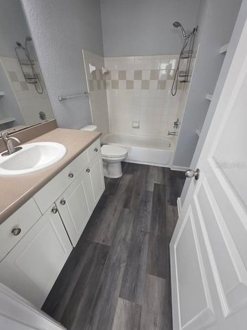 9401 CRESCENT LOOP CIRCLE 203, Tampa, FL 33619