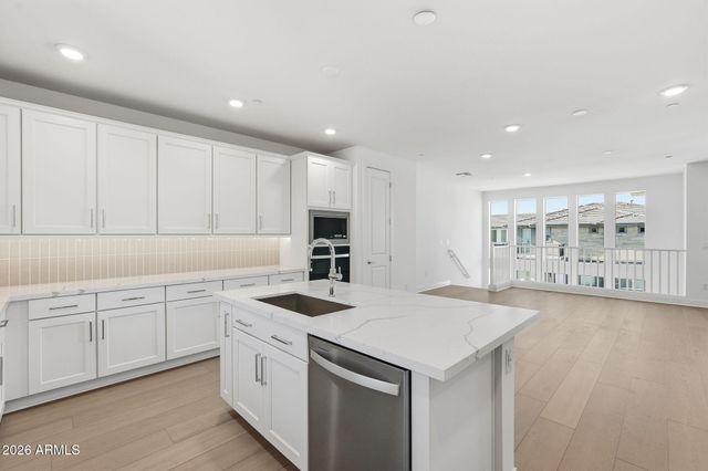 2121 W Sonoran Desert Drive 73, Phoenix, AZ 85085