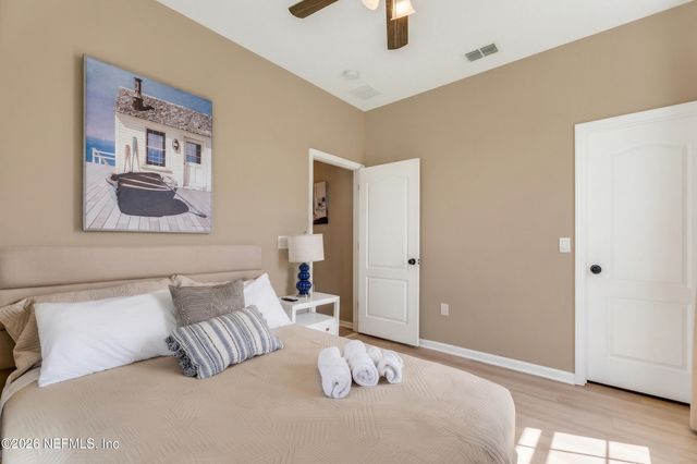 31 E DIAMOND Drive, Palm Coast, FL 32164