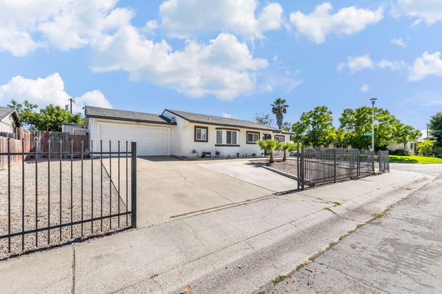 2228 Pierre Ave, Sacramento, CA 95832
