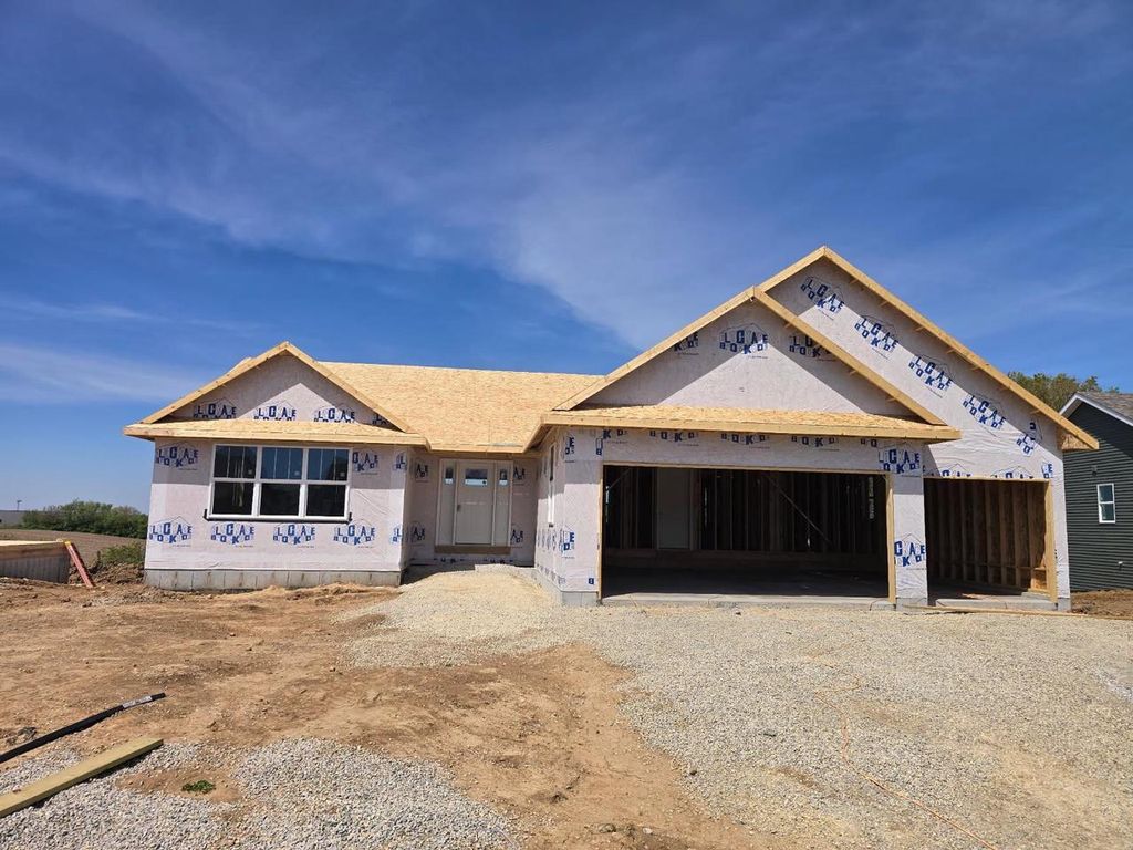1582 HAWKS PASS, Beloit, WI 53511