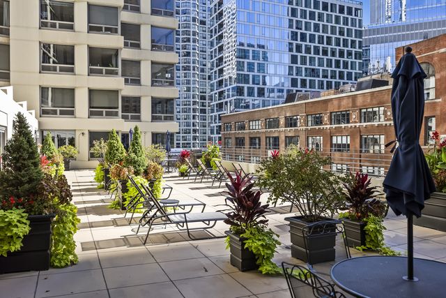 440 N WABASH Avenue 2001, Chicago, IL 60611