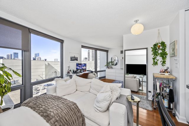 440 N WABASH Avenue 2001, Chicago, IL 60611