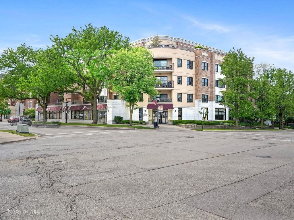 586 Crescent Boulevard 304, Glen Ellyn, IL 60137