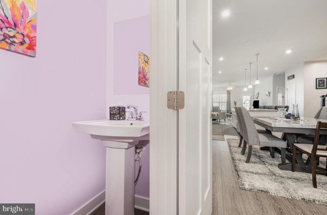 2268 CAROLINE LN, Harrisburg, PA 17110