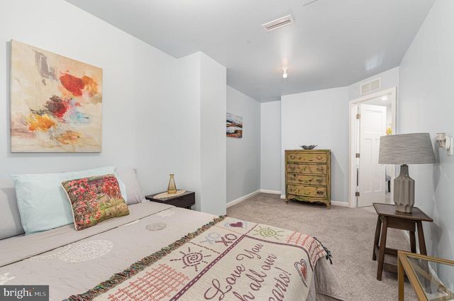 2268 CAROLINE LN, Harrisburg, PA 17110