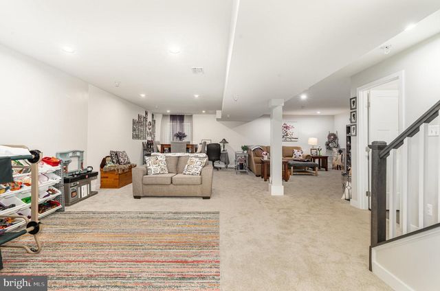 2268 CAROLINE LN, Harrisburg, PA 17110