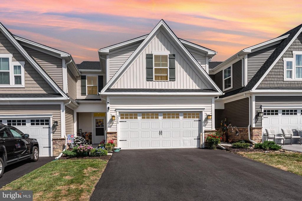 2268 CAROLINE LN, Harrisburg, PA 17110