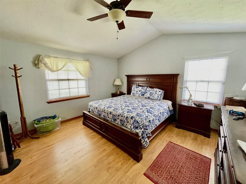 Image 12 of property listing at 349 SEMINOLE WOODS BLVD, Geneva, FL 32732