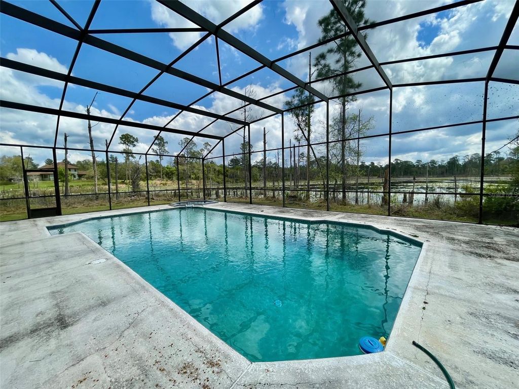 Image 17 of property listing at 349 SEMINOLE WOODS BLVD, Geneva, FL 32732