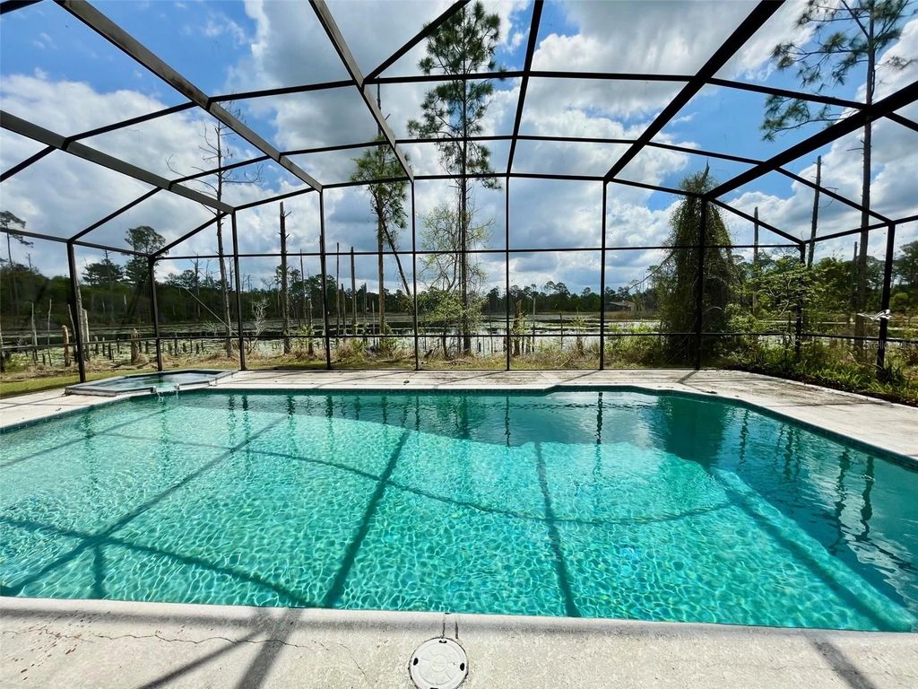 Image 6 of property listing at 349 SEMINOLE WOODS BLVD, Geneva, FL 32732