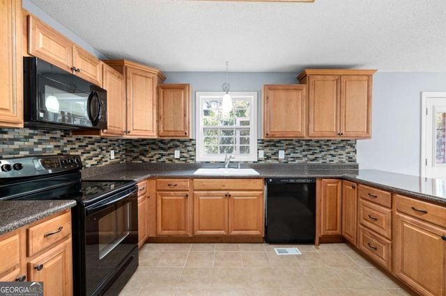 40 Stratford Drive, Douglasville, GA 30134