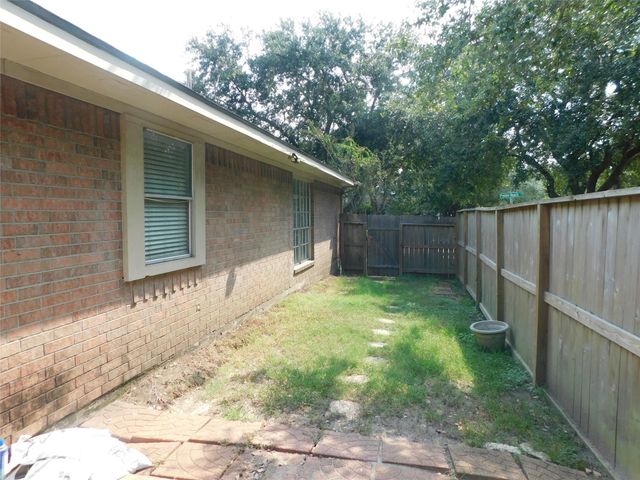 3334 Pebble Beach Lane, Pearland, TX 77584