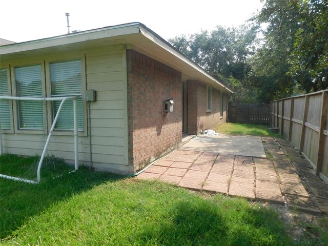 3334 Pebble Beach Lane, Pearland, TX 77584