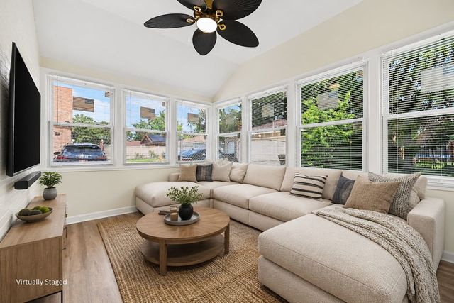 10827 S Peoria Street, Chicago, IL 60643