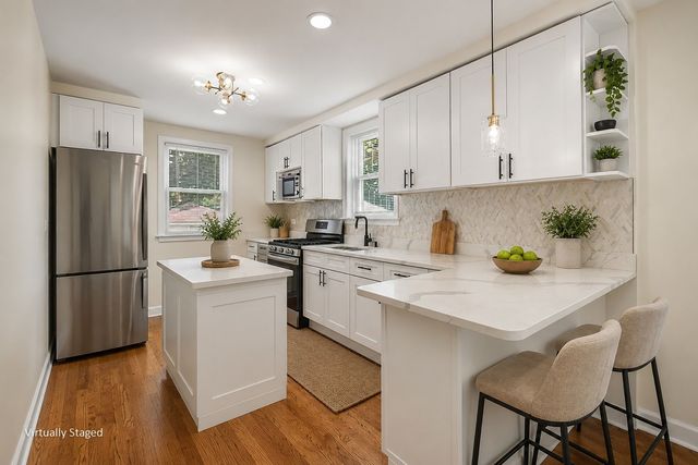 10827 S Peoria Street, Chicago, IL 60643