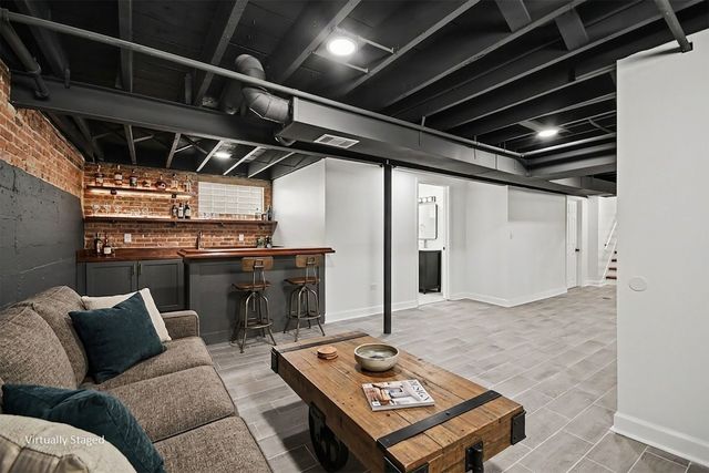 10827 S Peoria Street, Chicago, IL 60643