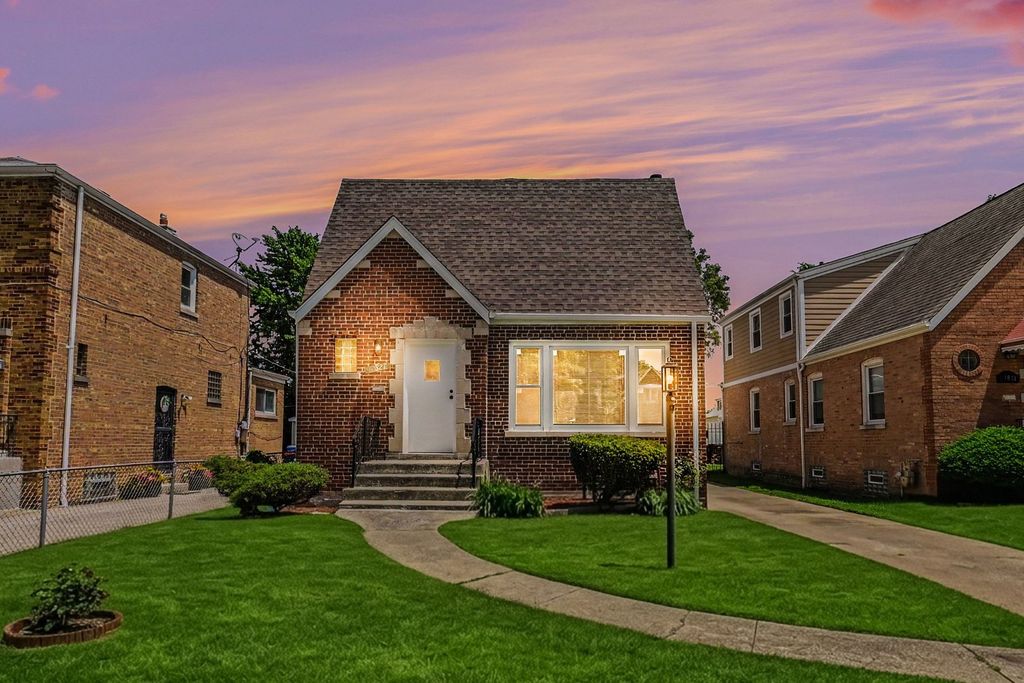 10827 S Peoria Street, Chicago, IL 60643