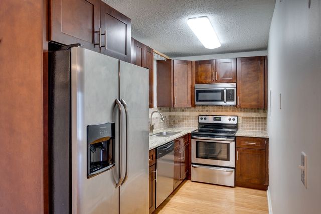 6680 Charlotte Pike Apt C4, Nashville, TN 37209
