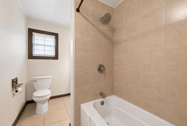 1429 County Road 192, Alvin, TX 77511