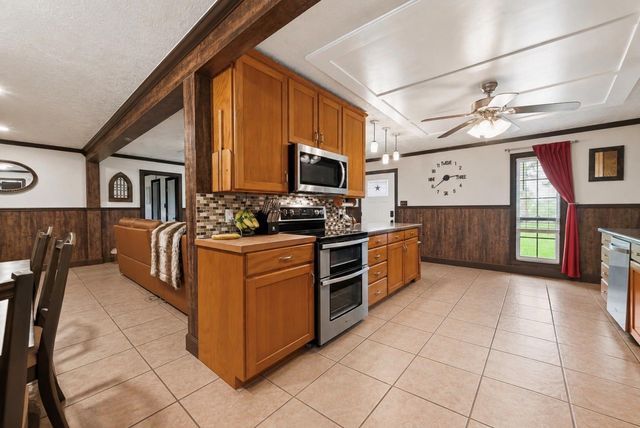 1429 County Road 192, Alvin, TX 77511