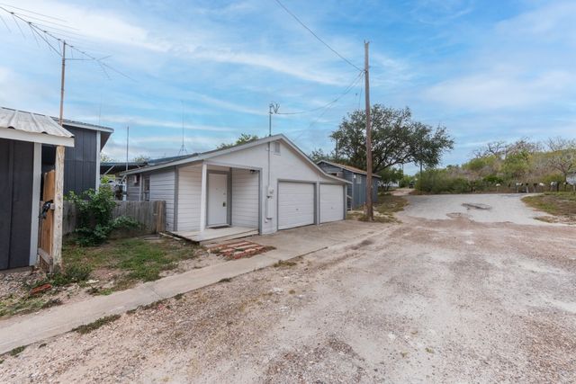101 White Point Trai, Sandia, TX 78383