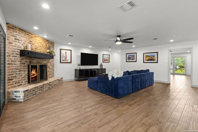 344 Prinz Dr, San Antonio, TX 78213
