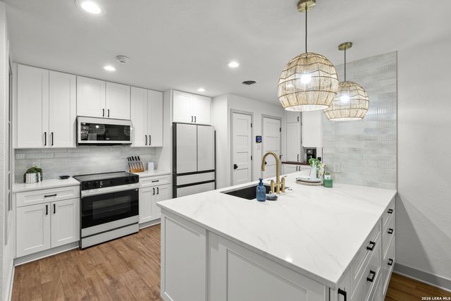 344 Prinz Dr, San Antonio, TX 78213