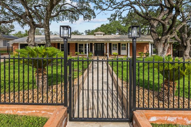 344 Prinz Dr, San Antonio, TX 78213