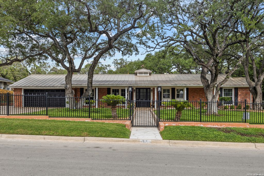 344 Prinz Dr, San Antonio, TX 78213