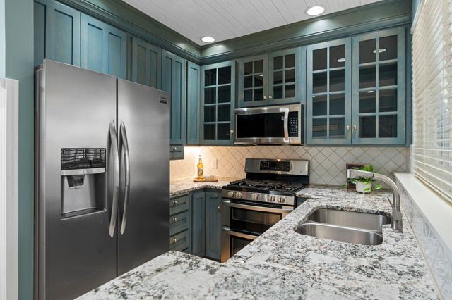 810 River Lane, Anoka, MN 55303