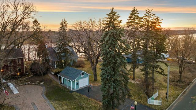 810 River Lane, Anoka, MN 55303