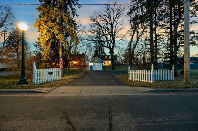 810 River Lane, Anoka, MN 55303