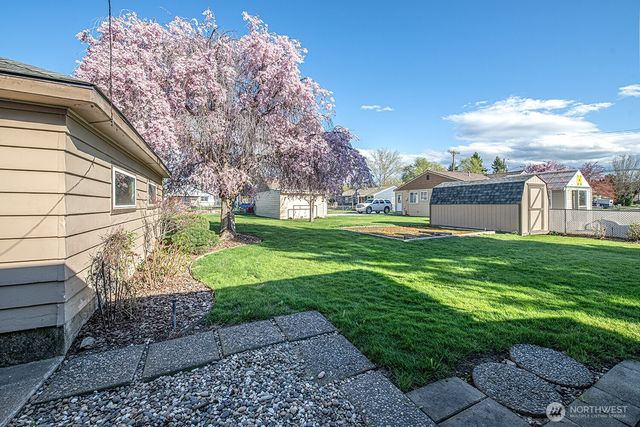 318 NE Lambert Avenue, College Place, WA 99324