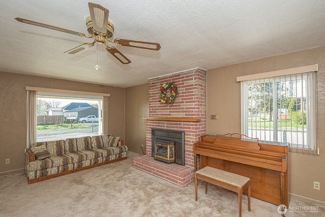 318 NE Lambert Avenue, College Place, WA 99324