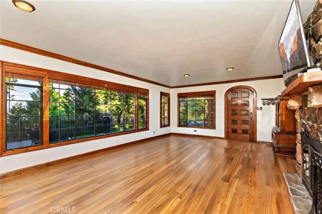 329 Summit Road, Lake Arrowhead, CA 92352