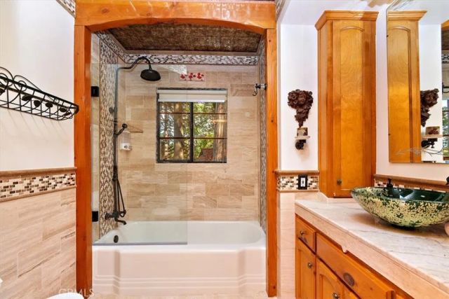 329 Summit Road, Lake Arrowhead, CA 92352